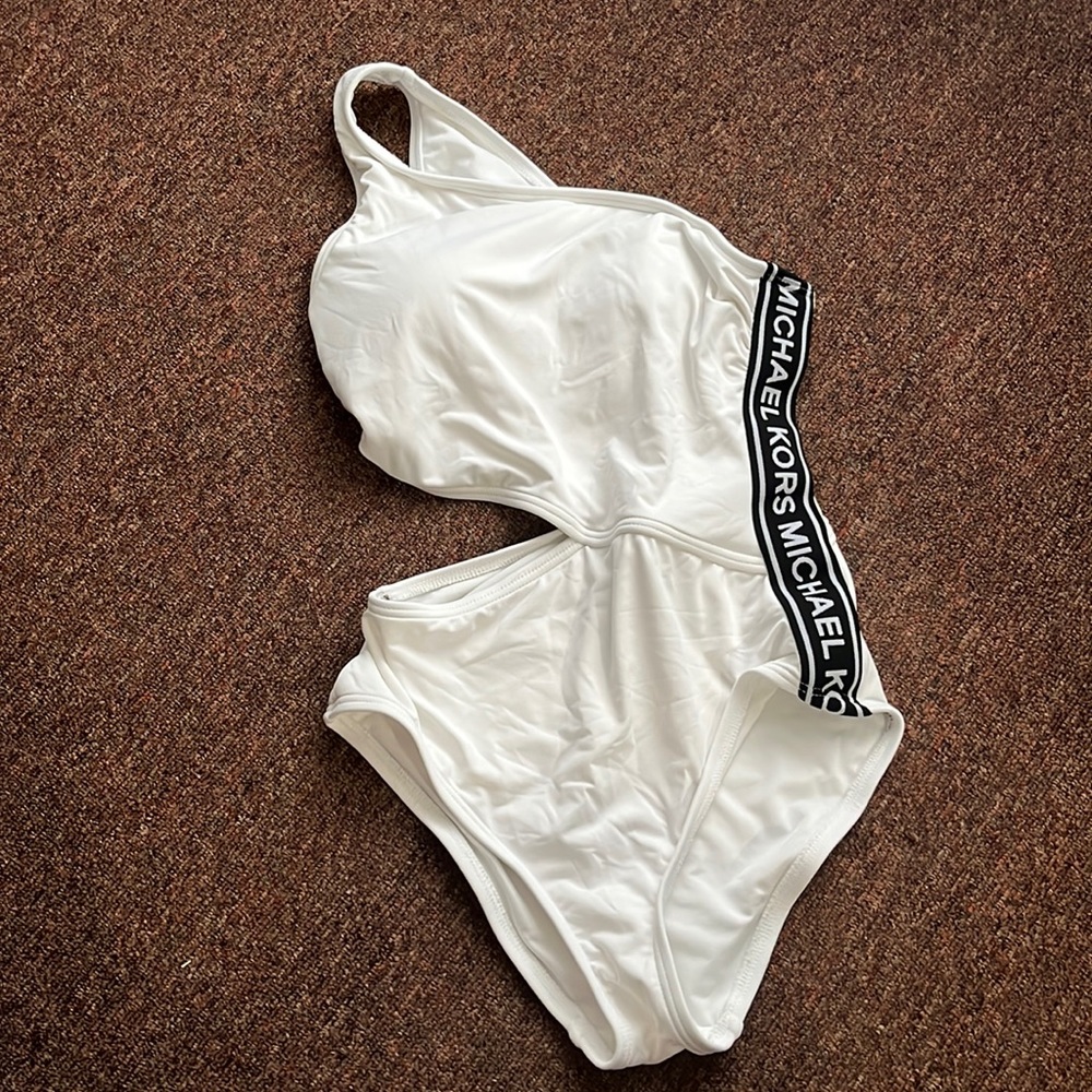 One piece bathing suit